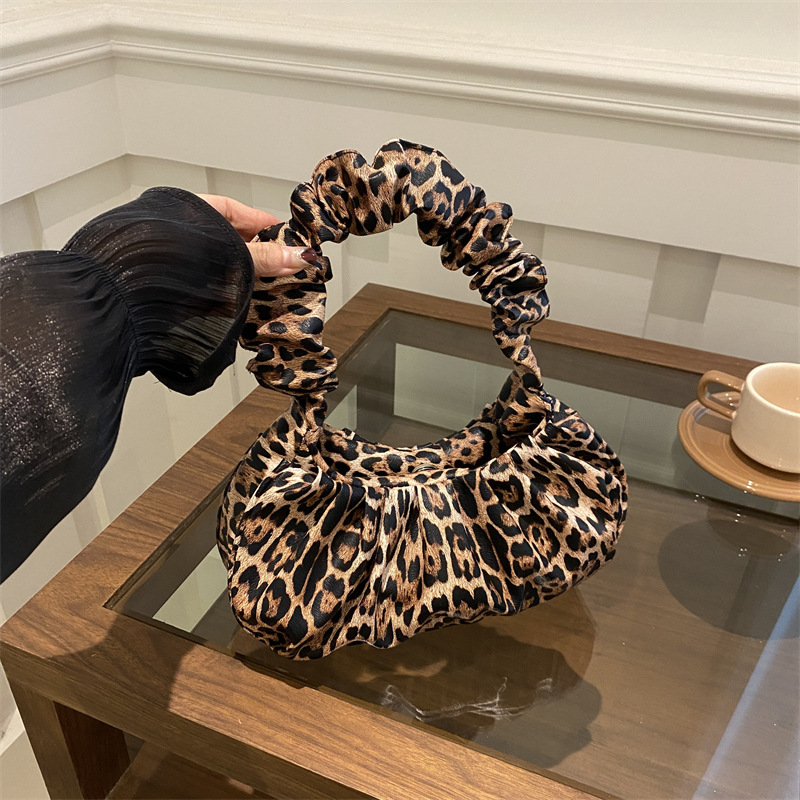 Women's Shoulder Bag: Stylish Armpit Tote for Everyday Essentials - Black or Brown 4172