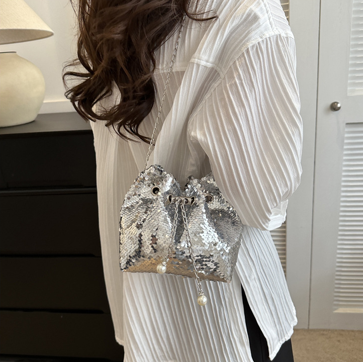 2025 Designer Fashion Shoulder 3 Women Korean Version Design Sense Simple Style Crossbody Bag Triple Black Sier Free shipping