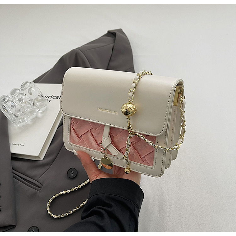 2024 early autumn Korean version niche design fashionable and high-end versatile chain crossbody bag