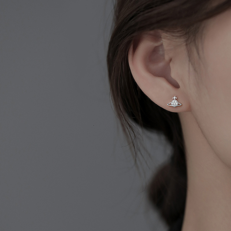 Pure sier needle planet light , 2024 new item, niche design earrings, women's winter earrings