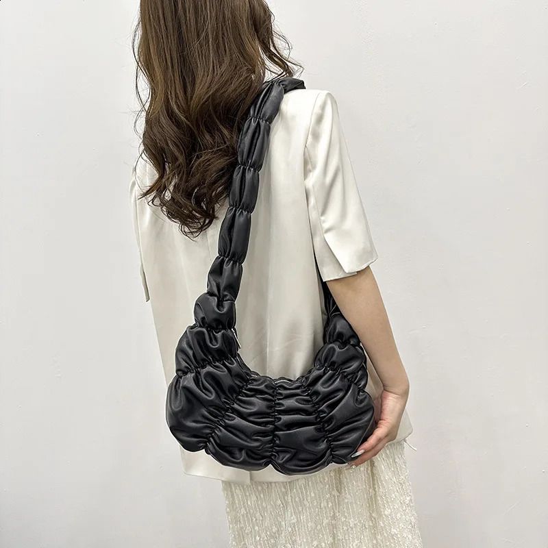 Pleated Half-moon Shaped Shoulder Bag 240929 - view 3