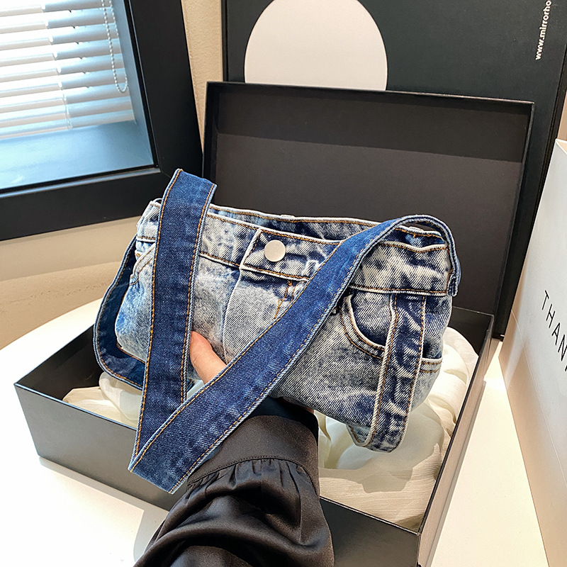 Female 2024 New European and American Retro Versatile Personalized Jeans Shoulder Bag Handheld Underarm Bag