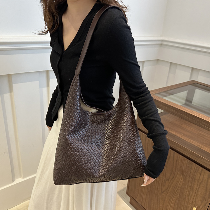 2025 Designer Women Vintage 3 Casual Shoulder Large Capacity Crossbody Bag Fashion Versatile Triple Black White Khaki Free shipping