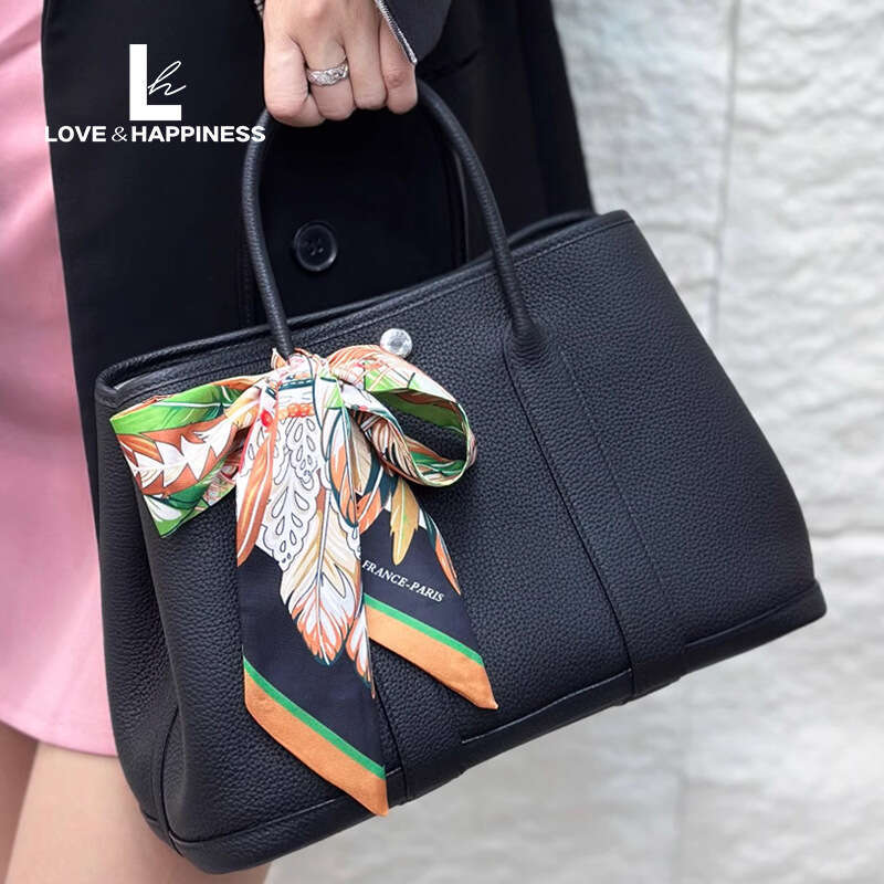 Large Capacity Genuine Leather Mom Bag: Stylish 2024 Shoulder Handbag