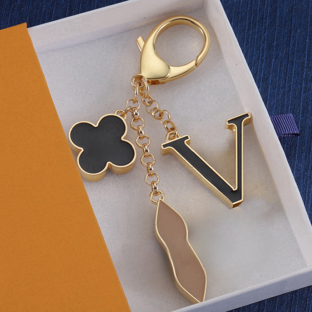 Y97 Handmade designer letter keychains Fashion luxurys Key Buckle lovers Car Keychain Keychains Bag Pendant Accessories brand