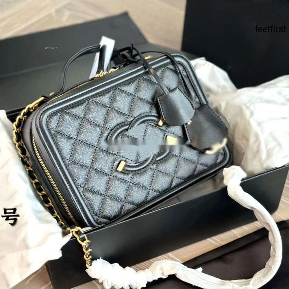 Fashion Designer Bag The New Makeup Caviar Fabric Can Be Made Of One Shoulder Crossbody Super Versatile Leisure Chain Size X cm Full Package ce b