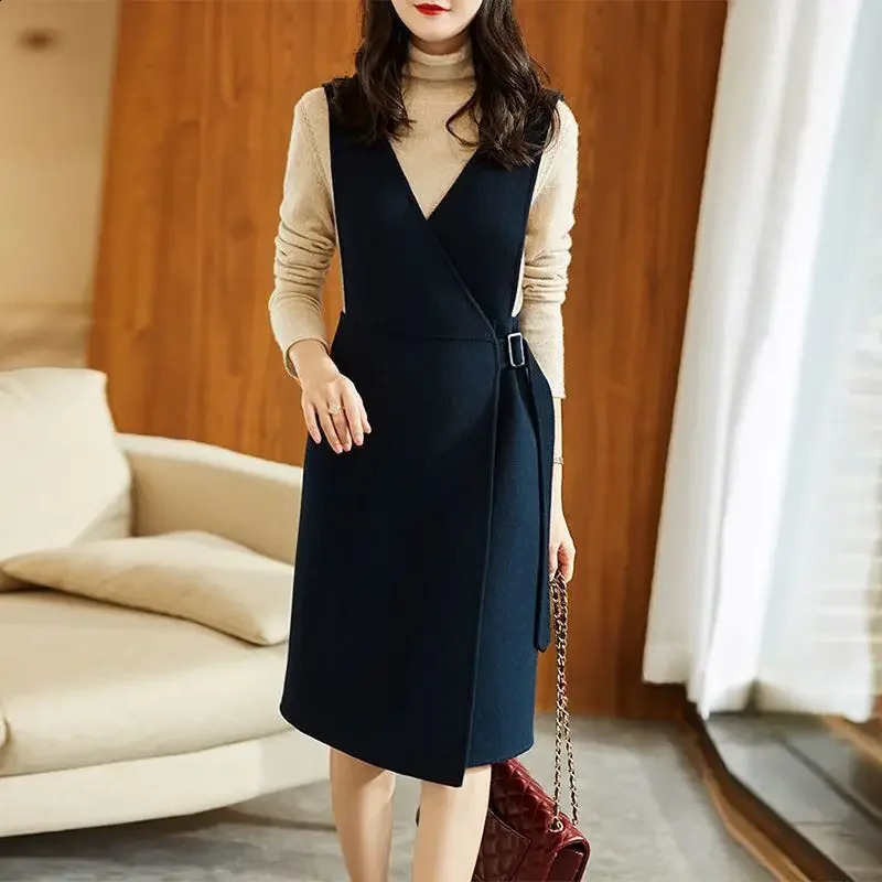 Versatile solid color Vneck womens wool dress autumnwinter long with dark buckle strap 241007