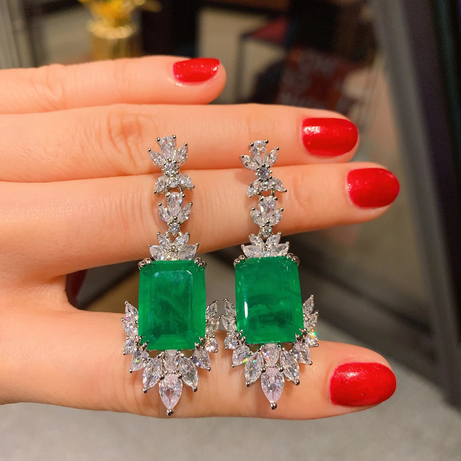 Recommended rings for female couples high-quality jewelry simulated jade full diamond earrings pendant set 241007