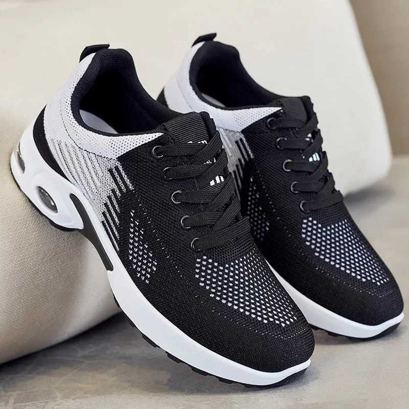 New running shoes womens breathable sports shoes summer lightweight mesh air cushion womens sports shoes outdoor lace training shoes Y241007