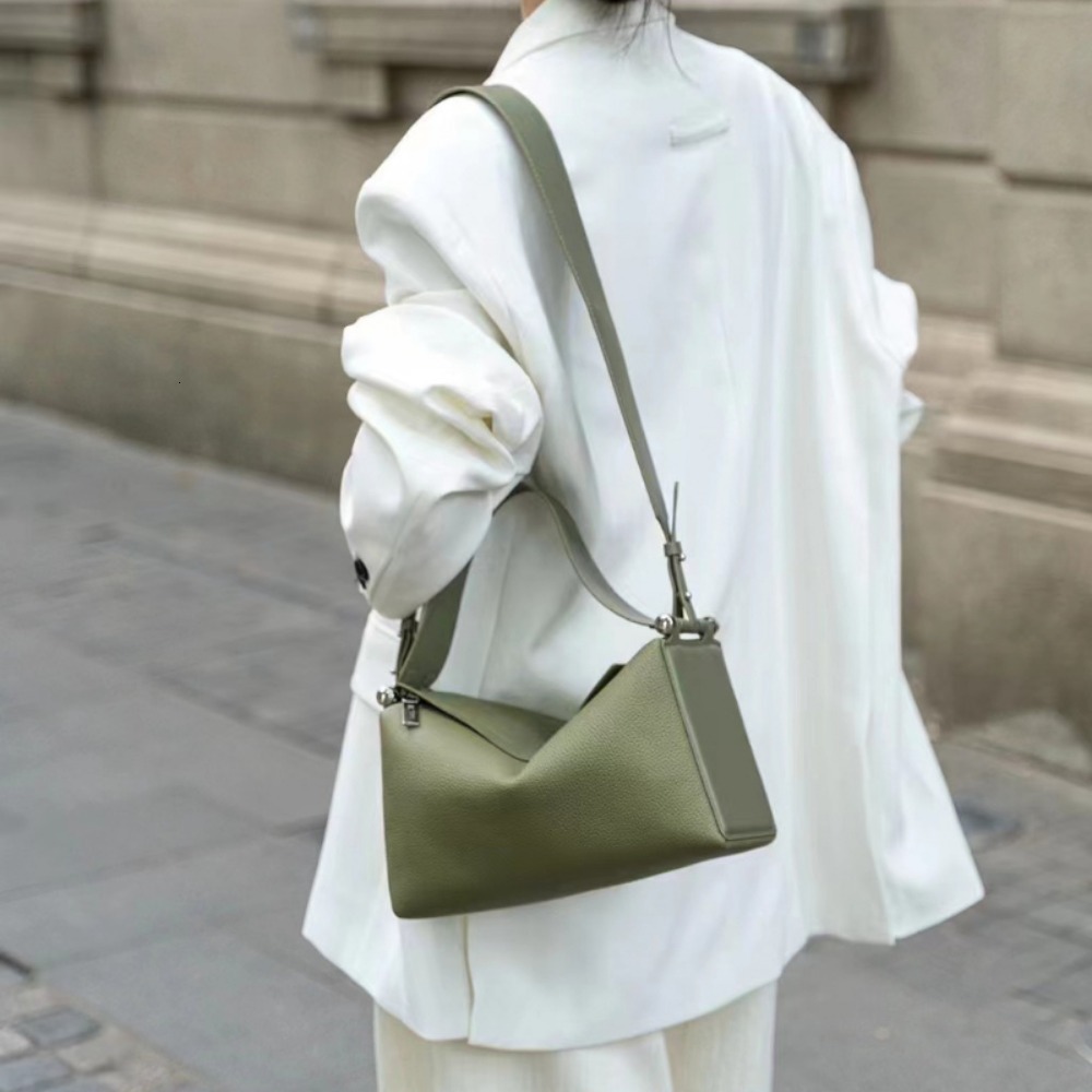 Moda Leather Texture Strap All-Match Zip Women Crossbody Dermis Solid Simple Commuter Underarm Cowhide Shoulder Bags Female