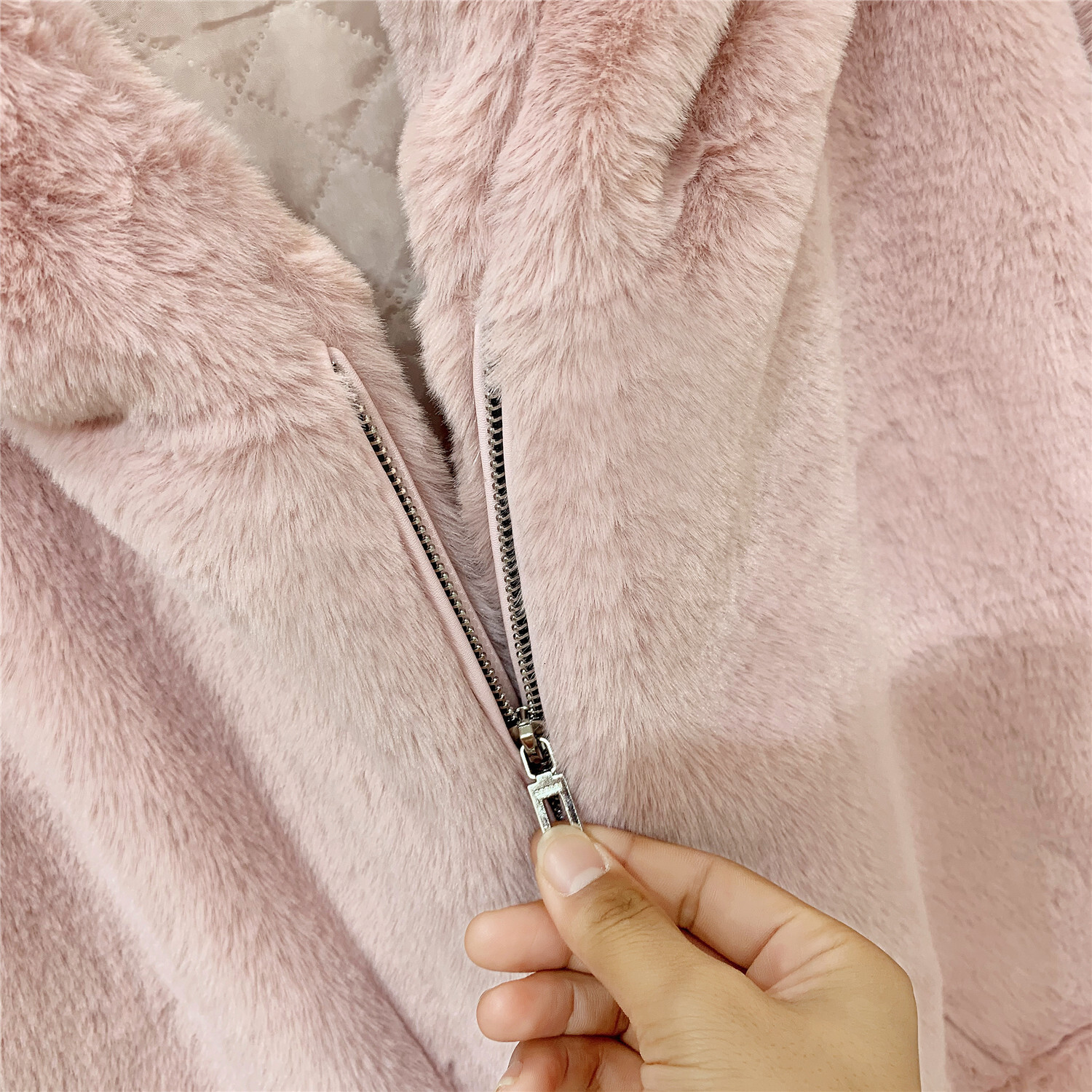 1.6Kg Fake Mink Fluffy Plush Oversized Winter Overcoat Thick Warm Hooded Long Faux Fur Coat Women Jacket Teddy