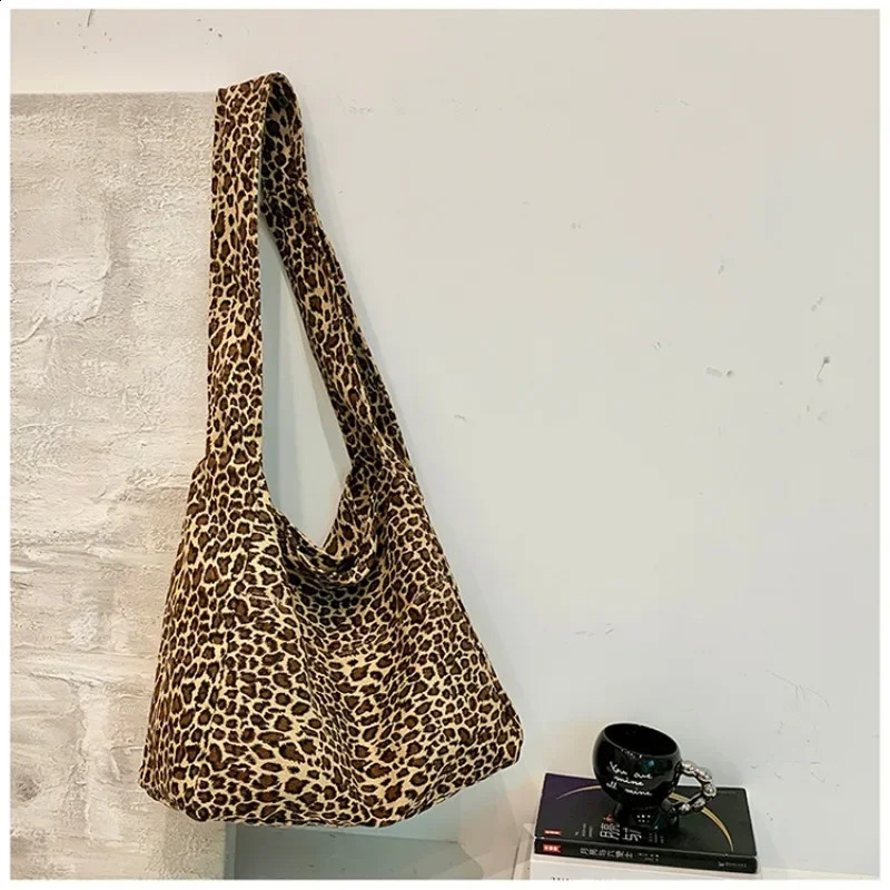 This years Leopard Print Bag Commuting Bag large capacity shopping bag 241007