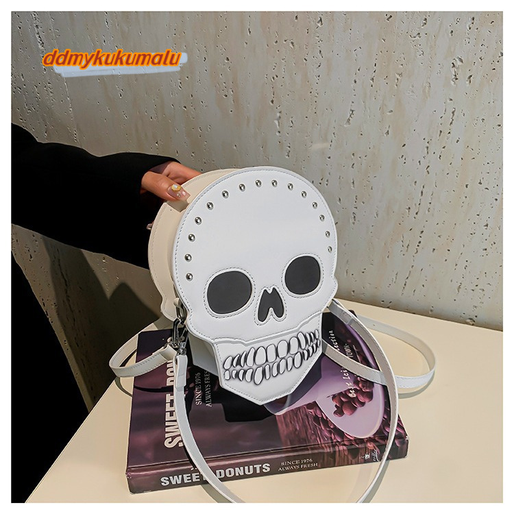Personalized Fashion for Women 2024 New Trendy Cool Skull Round Versatile Halloween Internet Red One Shoulder Crossbody Bag #28 ddmykukumalu