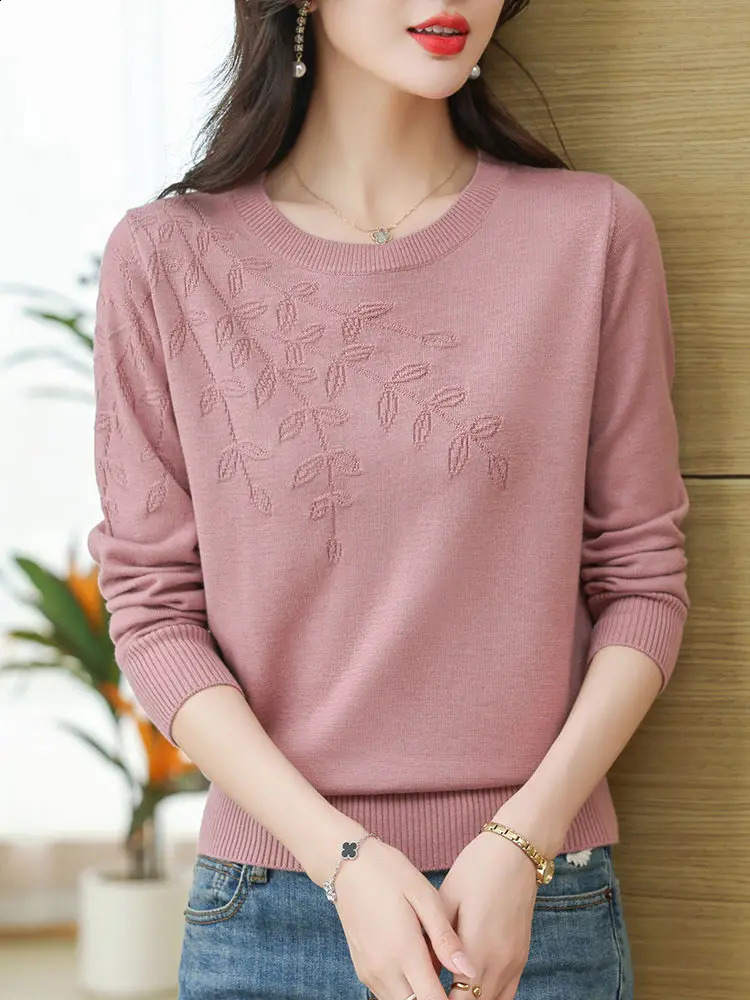 Knitted Middle aged and Elderly Loose Round Neck Sweater for Spring Autumn Western style Mom Looks Thin Bottom 241007