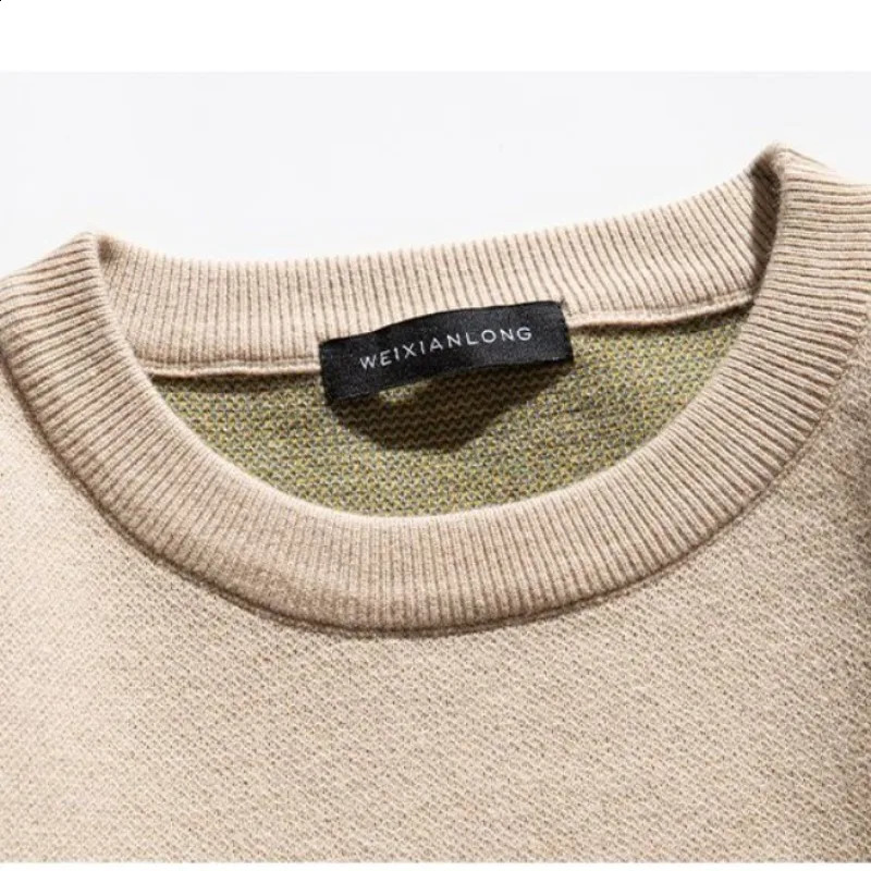 2024 AutumnWinter Mens Pullover Round Neck Printed Casual Fashion Elegant Commuting Trendy Retro Knitted Bottom Shirt 240930