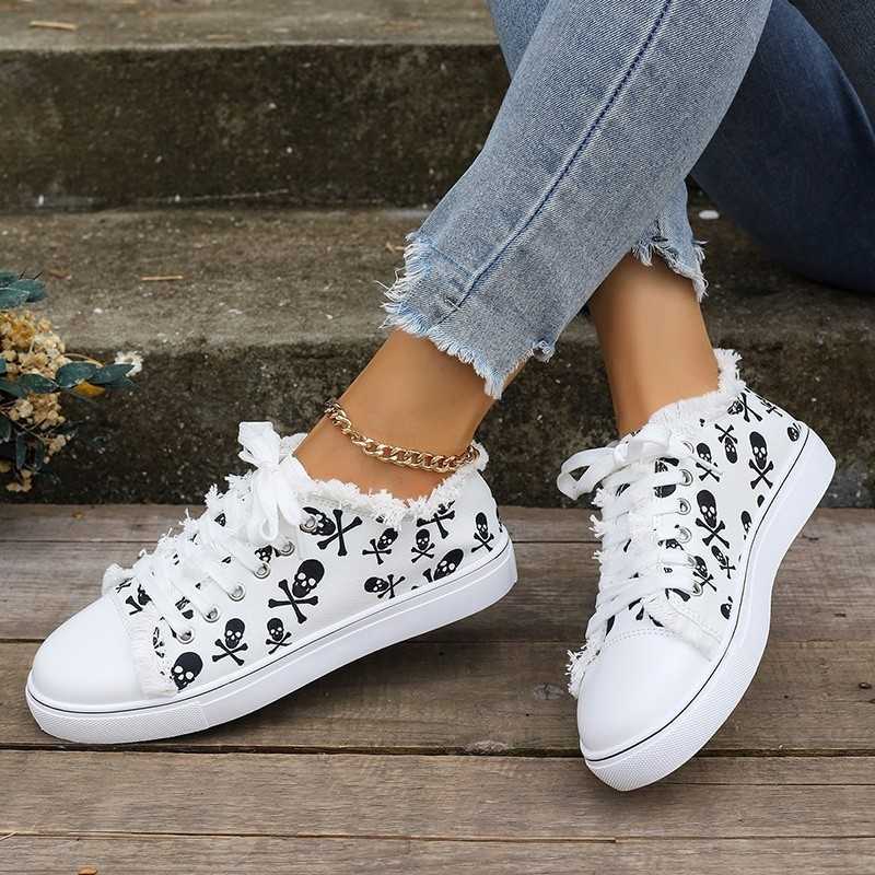 European and American large flat graffiti canvas shoes womens new ethnic style lazy canvas shoes lightweight sports shoes Y241007