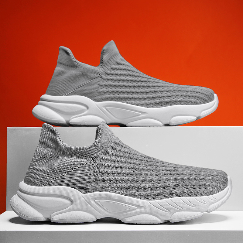 Laceless men's in autumn, breathable fly woven mesh, one foot kick, sports and leisure running, soft soled, black socks, trendy shoes