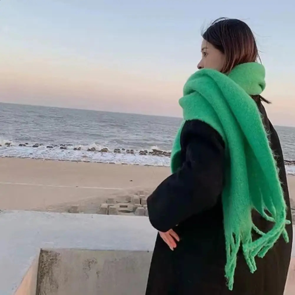 Womens winter solid color scarf tassel decoration imitates cashmere thick shawl elegant large warm scarf fashion accessories 241007