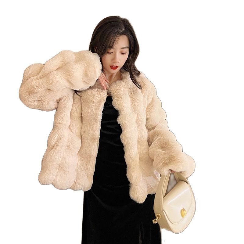 Korean Fashion Fur Clothing 2023 Winter Plush Long Sleeved Faux Mink Womens Fluffy O-Neck Jacket