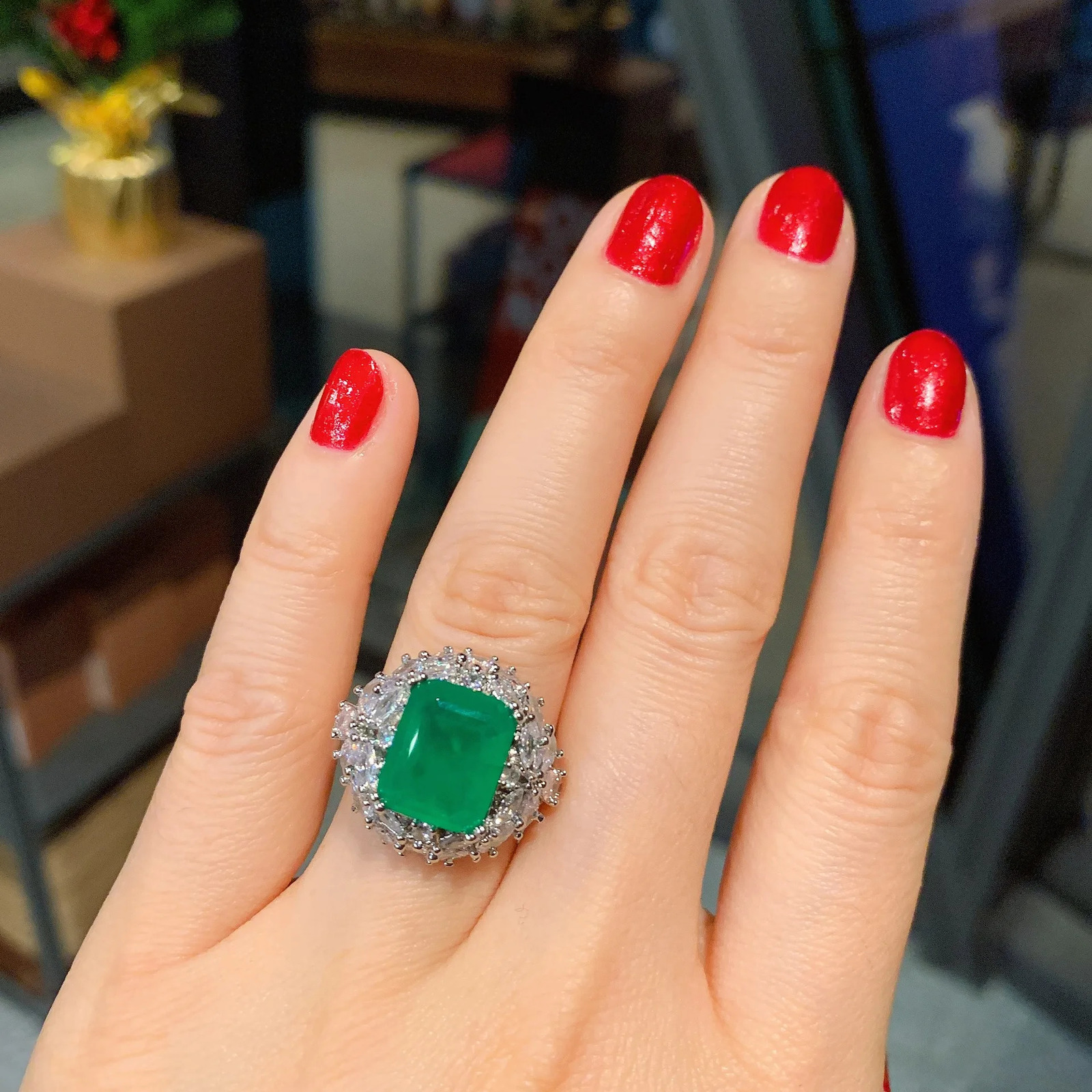 Recommended rings for female couples high-quality jewelry simulated jade full diamond earrings pendant set 241007