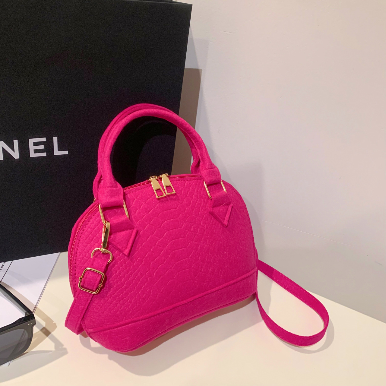 Designer Women/ 2025 Autumn Winter New Korean Version Fashionable Handbag Shell Bag, Simple And Casual Single Shoulder Crossbody Bag For Women