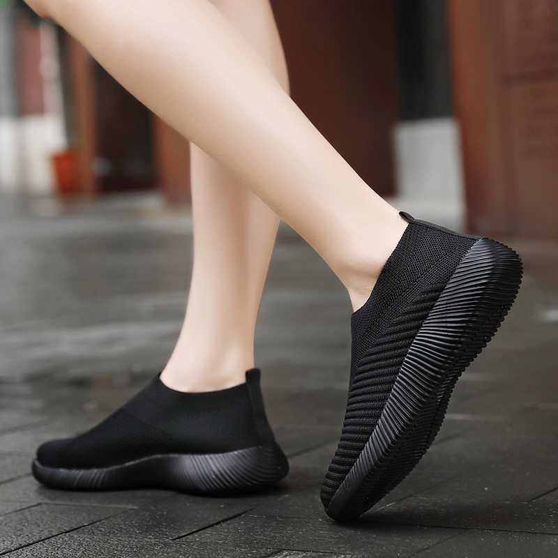 Womens shoes Soft womens sports shoes lightweight and comfortable womens sliding and lazy womens walking shoes Y241007