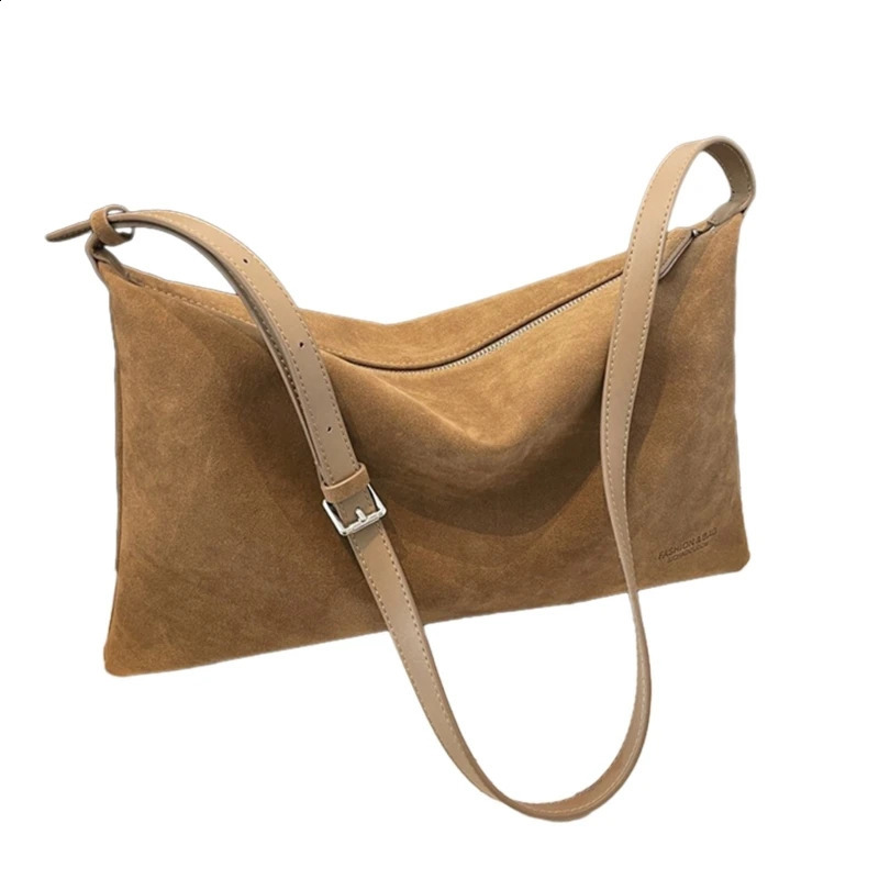 Fashionable and practical handbag with multifunctional shoulder bag and underarm wallet perfect for travel or daily use 241007