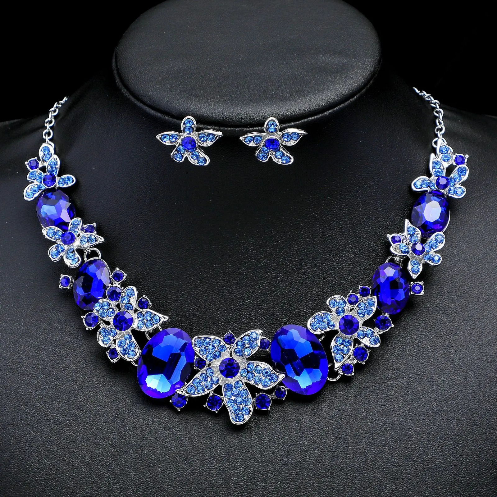 Diamond necklace jewelry set with more exquisite banquet dress fashionable temperature retro style 241007