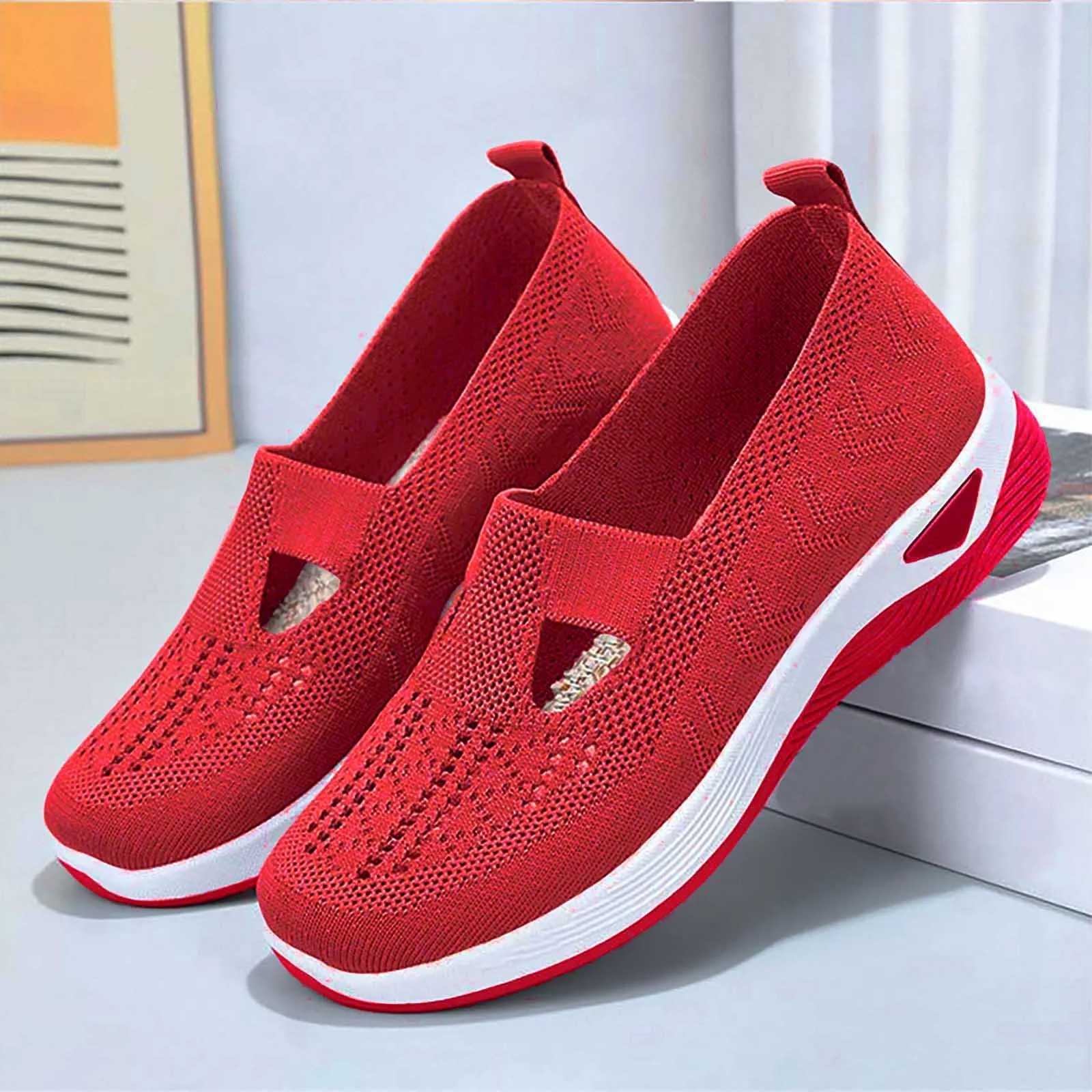 Womens flat sports shoes are soft comfortable fashionable lightweight pump shoes clown shoes and super light casual vulcanized shoes. Womens red color