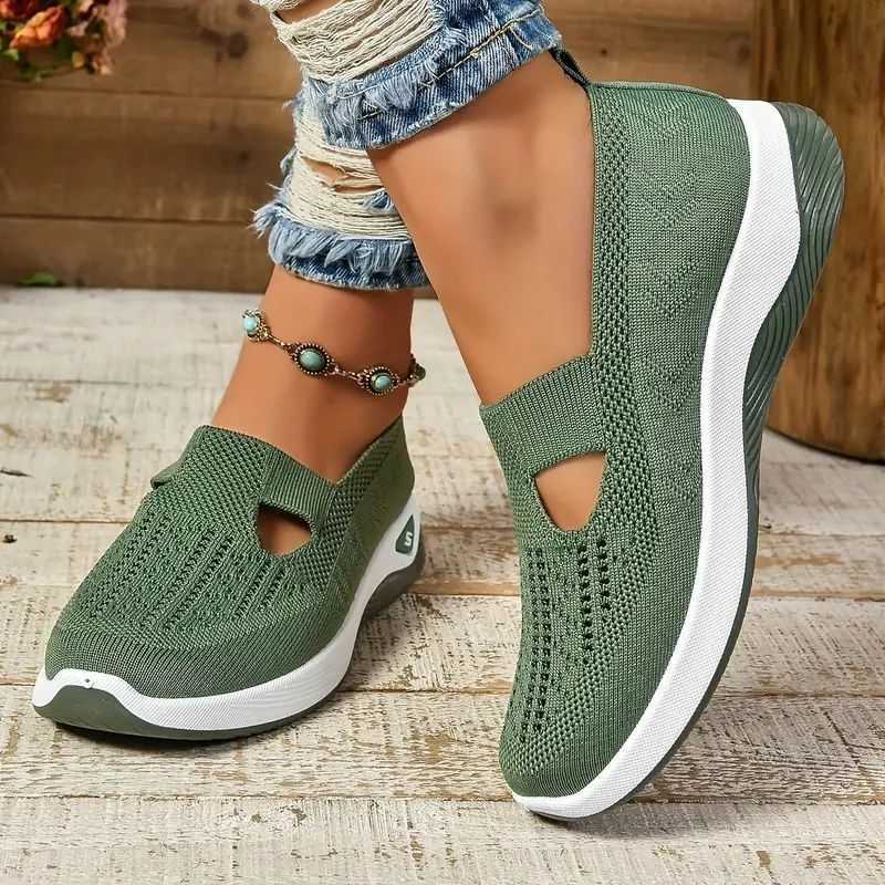 Soft sole knitted sports shoes suitable for womens breathable and comfortable casual sports shoes womens lightweight hollow mesh apartment summer shoe