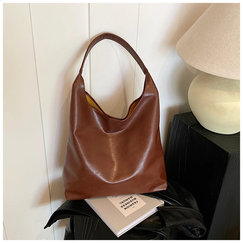 Open pocket solid indoor company shoulder bag casual and fashionable selling womens large capacity womens handbag 241007