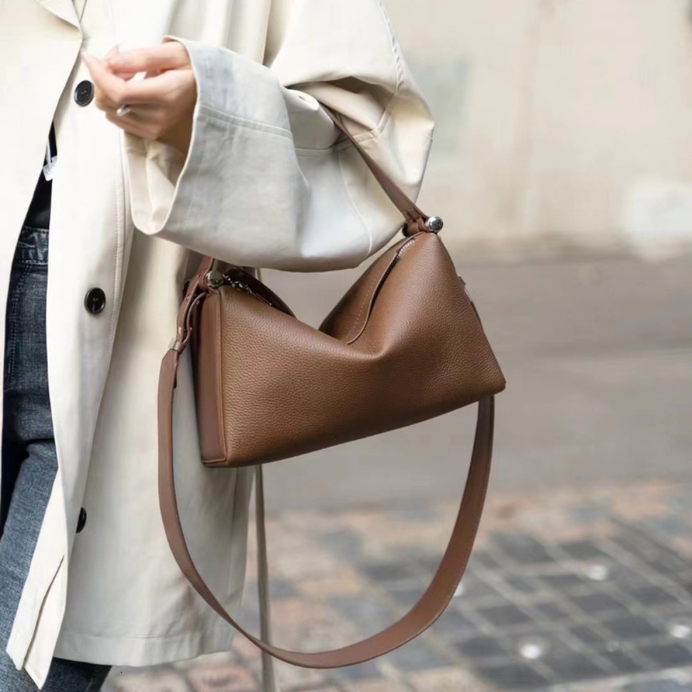 Moda Leather Texture Strap All-Match Zip Women Crossbody Dermis Solid Simple Commuter Underarm Cowhide Shoulder Bags Female