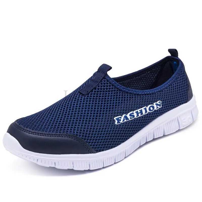 Mesh shoes new womens lightweight sports shoes breathable and comfortable in summer and autumn mesh womens large-sized casual outdoor shoes Y241007