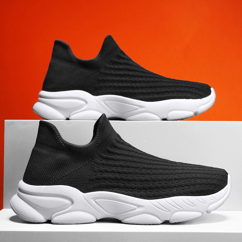 Laceless men's in autumn, breathable fly woven mesh, one foot kick, sports and leisure running, soft soled, black socks, trendy shoes