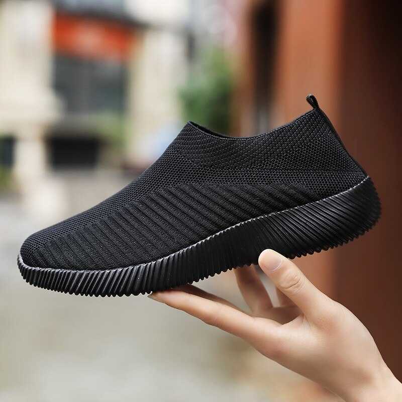 Womens shoes Soft womens sports shoes lightweight and comfortable womens sliding and lazy womens walking shoes Y241007
