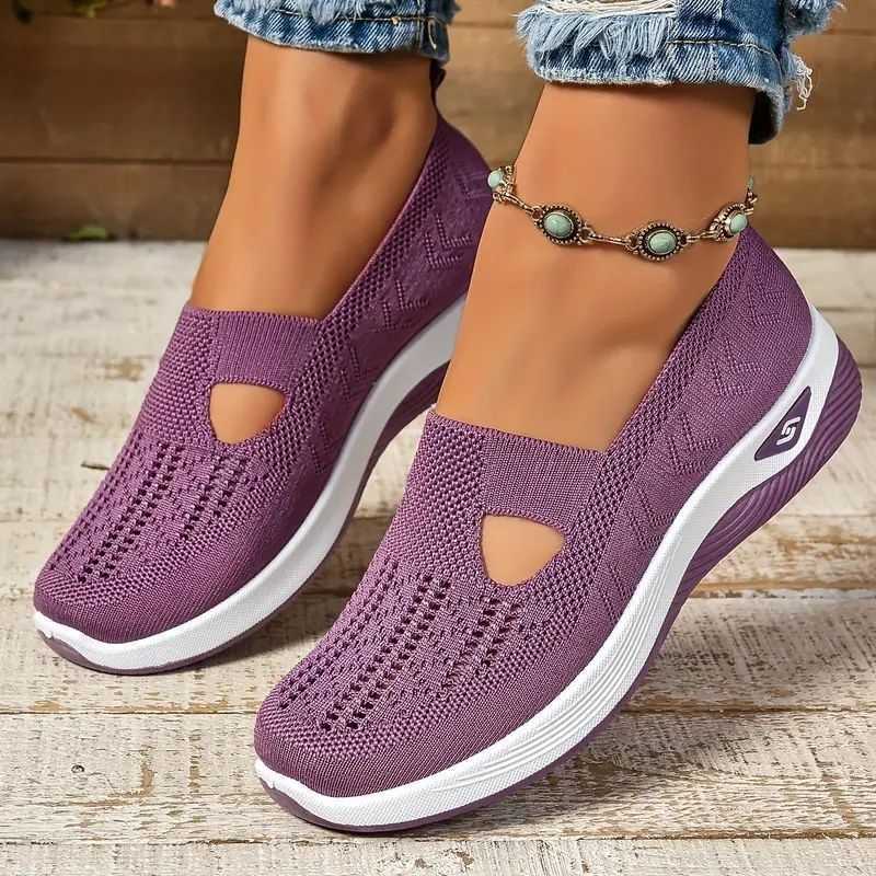 Soft sole knitted sports shoes suitable for womens breathable and comfortable casual sports shoes womens lightweight hollow mesh apartment summer shoe
