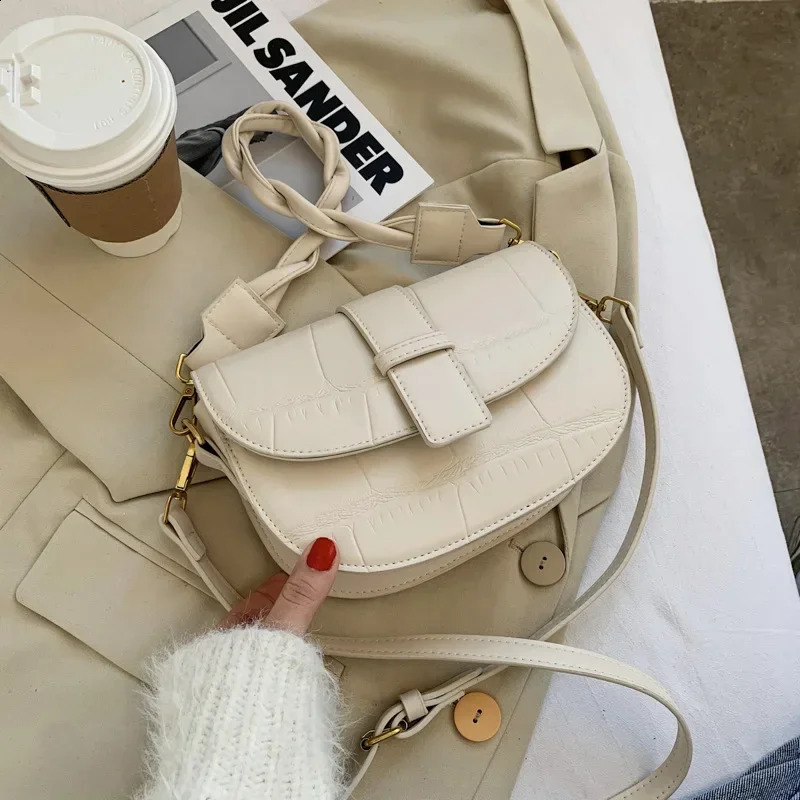 Fashionable saddle small shoulder cross body bag womens trend retro pattern PU leather womens handbag 240930