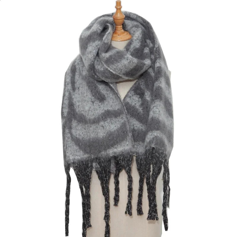Fashion n Scarf Winter Autumn Gradient Cashmere Muffler Womens Large and Thick Soft Warm Womens Bag 241007