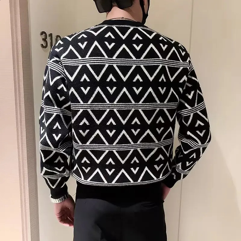 Autumn Winter Mens Sweater High Quality Knitted Geometric O Neck Japan Harajuku Street Slim Fit Top Clothing 240930