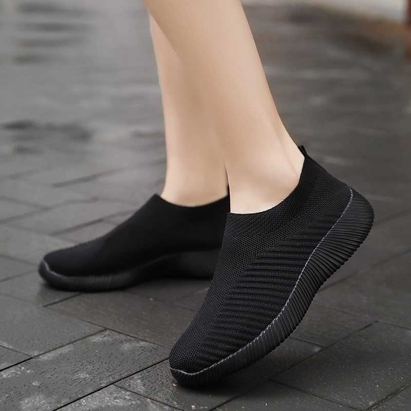 Womens shoes Soft womens sports shoes lightweight and comfortable womens sliding and lazy womens walking shoes Y241007
