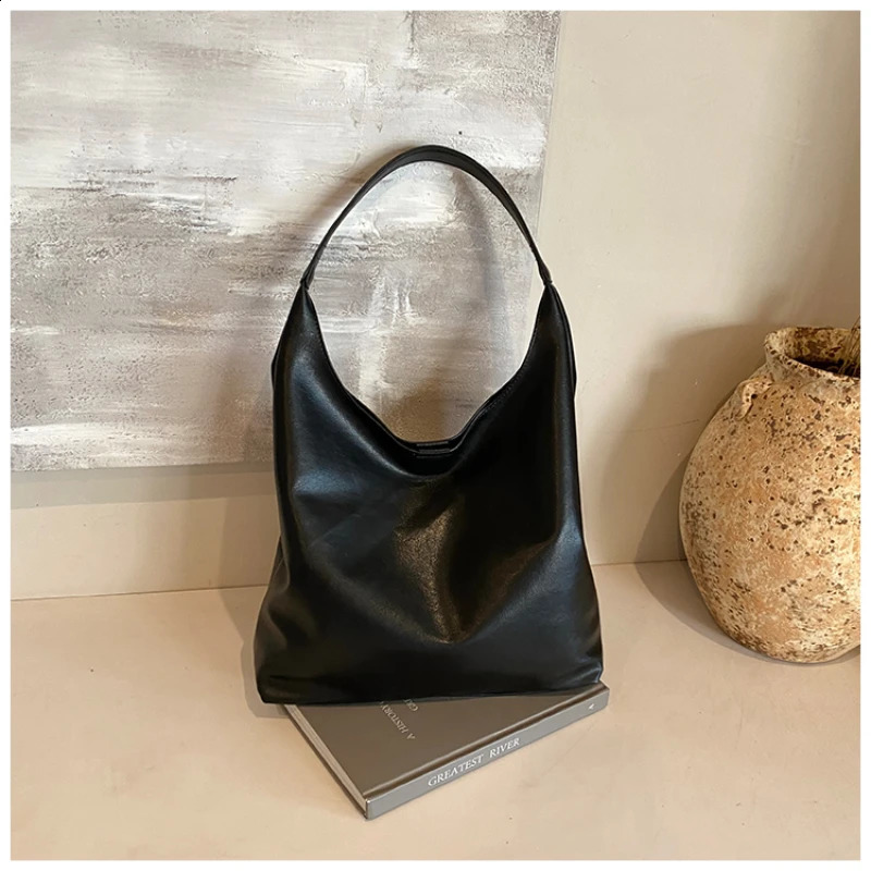 Open pocket solid indoor company shoulder bag casual and fashionable selling womens large capacity womens handbag 241007