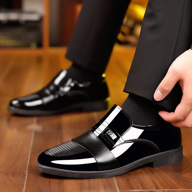 Low top mens solid color sneakers are comfortable non slip and breathable perfect for office business and daily wear 240923