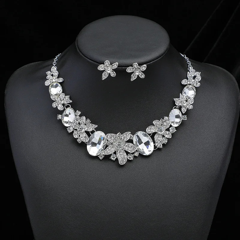 Diamond necklace jewelry set with more exquisite banquet dress fashionable temperature retro style 241007