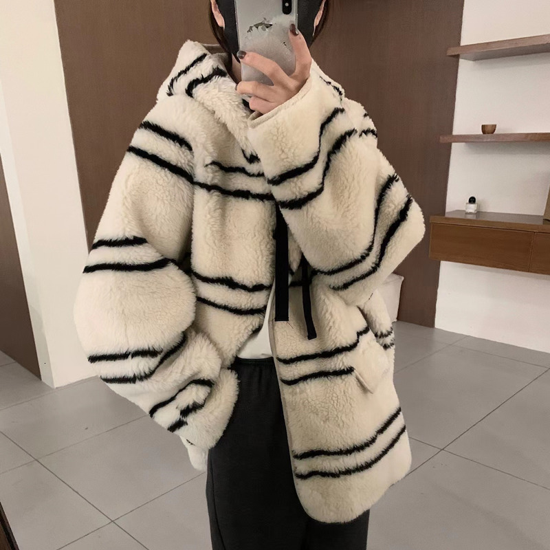 2023 Winter Striped Faux Lamb Fur Hooded Fluffy Jacket Teddy Women Coat Cold Chamaras For Mujeres Tops