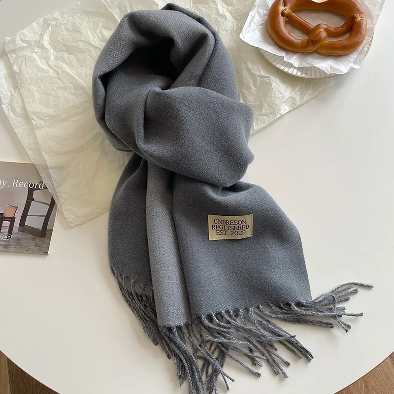 Cross double-sided cashmere scarf suitable for womens high-end feeling of warm couples in winter medium length scarf solid color 241007