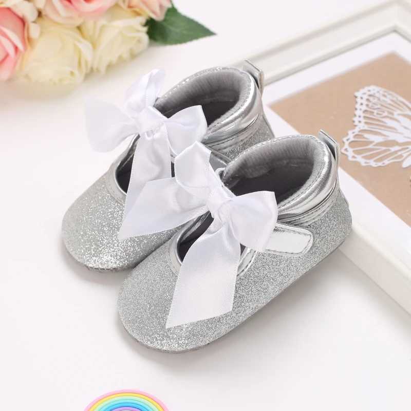 Cute 0-18M spring newborn silver baby shoes with anti slip fabric bottom for girls elegant and breathable casual baby first walking shoes X250129