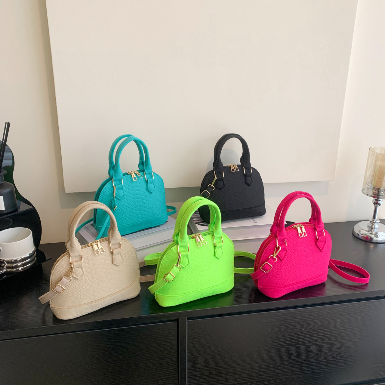 Designer Women/ 2025 Autumn Winter New Korean Version Fashionable Handbag Shell Bag, Simple And Casual Single Shoulder Crossbody Bag For Women