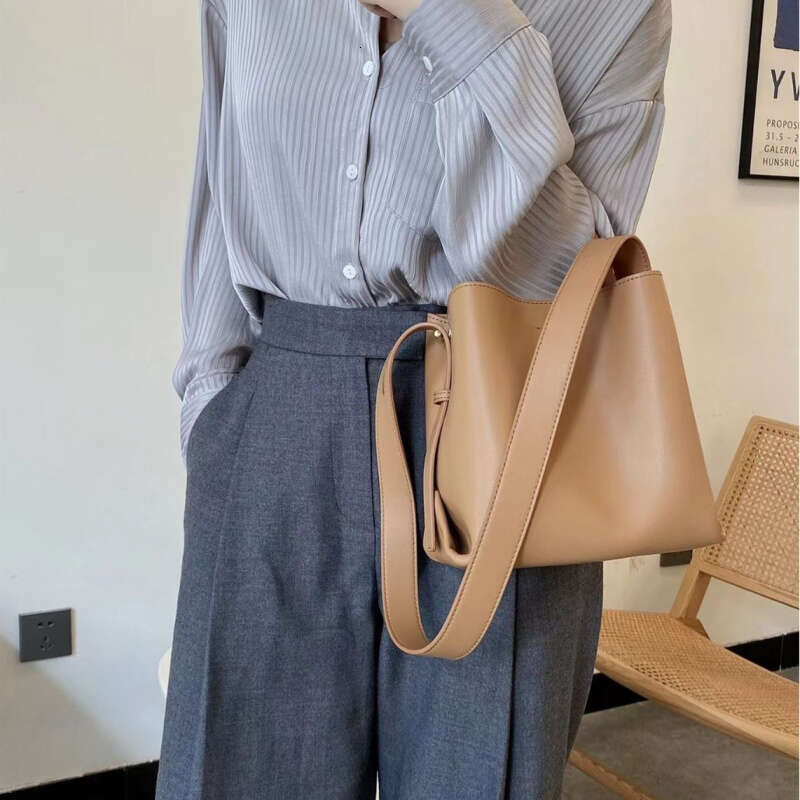 Cowhide Handbags: Genuine Leather Bucket Shoulder Handbags, High-Grade Commuter Messenger Bag Women - Lightweight For Daily Use