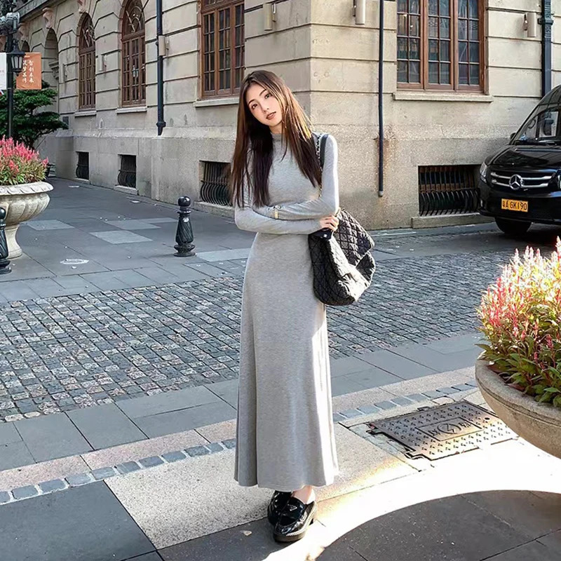 Autumn half neck dress for women Korean elegant black Hepburn style Midi Y2K high waisted long sleeved warm Aline vest 241007