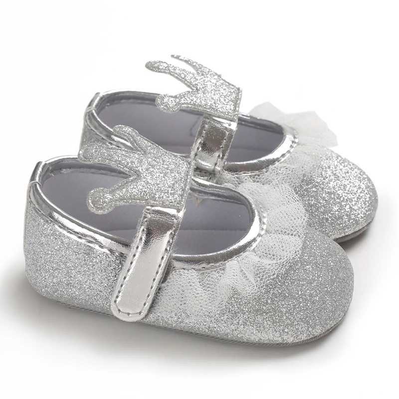 Cute 0-18M spring newborn silver baby shoes with anti slip fabric bottom for girls elegant and breathable casual baby first walking shoes X250129